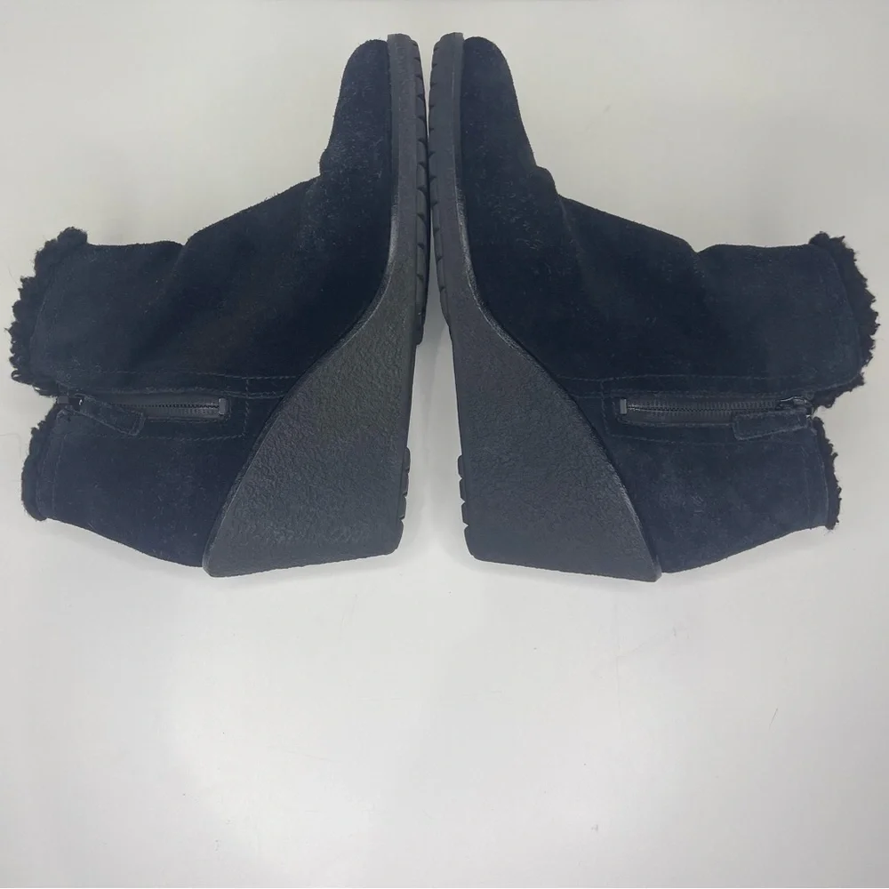 Cole Haan Women's‎ 8 Black Michelle Boots Waterproof Wedge Heel Suede Sherpa Zip